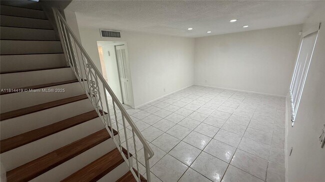 Building Photo - 2611 NW 47th Ln
