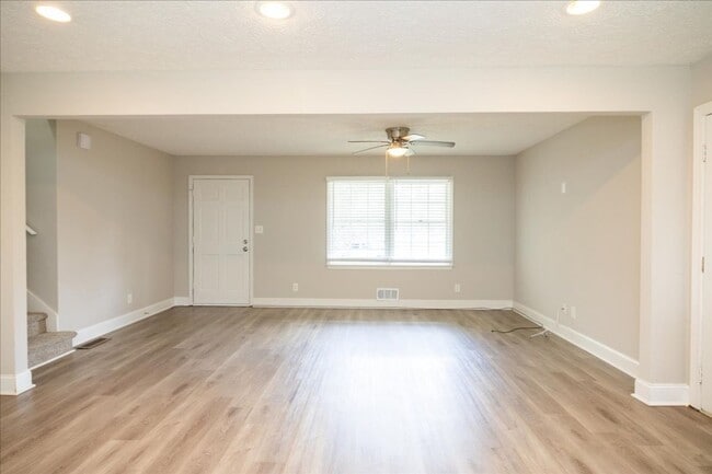 Building Photo - 3/2 Home in Cul-De-Sac w/ 2 Car Garage and Large Bonus Room