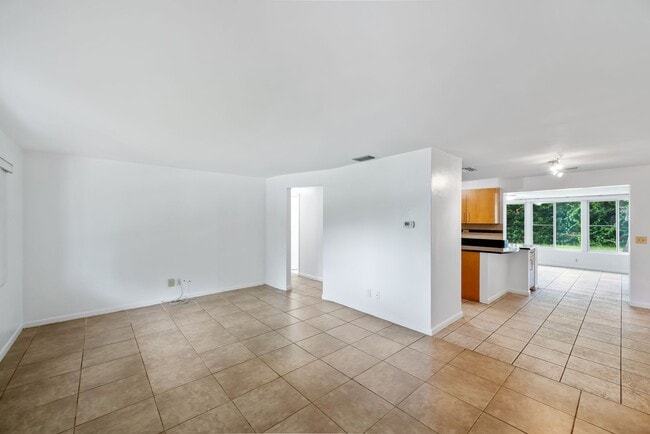 Building Photo - Move In Ready 3/2