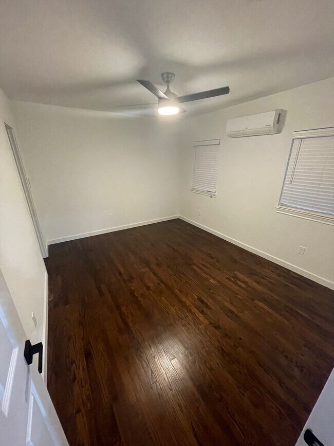 Interior Photo - 5910 Oram St