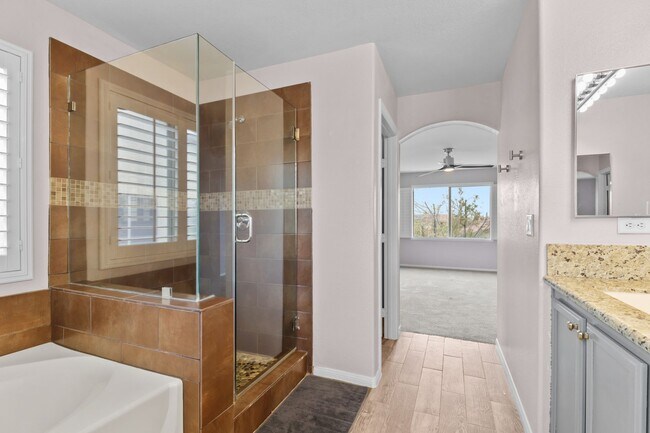 Building Photo - SE!! Pebble and Pollock!! Crystal Springs!...