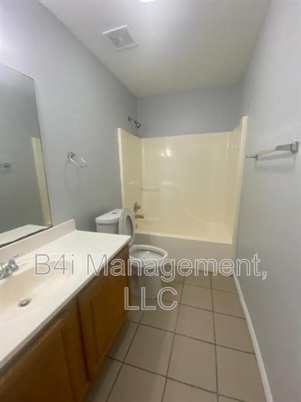 Building Photo - 141 Garfield St