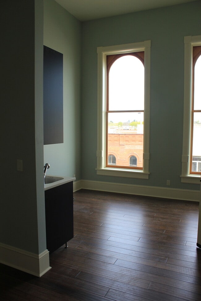 Building Photo - *The Kleinberg Building*