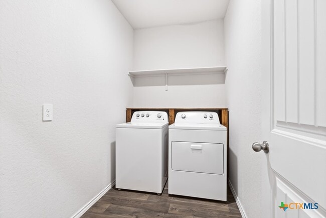 Building Photo - 840 Nodding Nixie