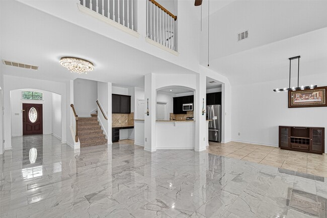 Building Photo - 2019 Argos Dr