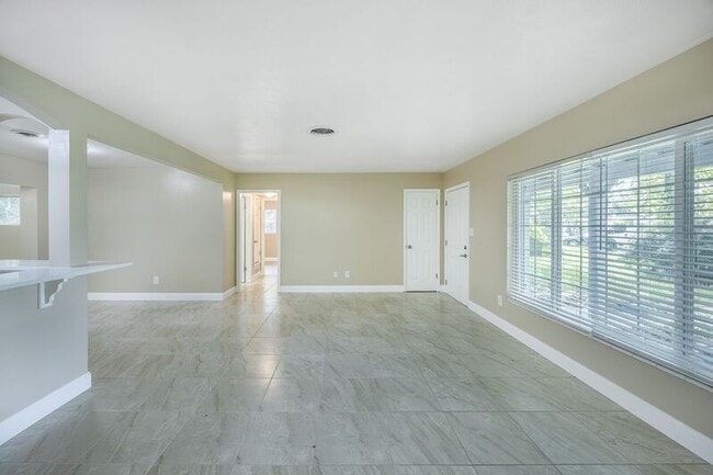 Building Photo - 1436 Tangerine Ct