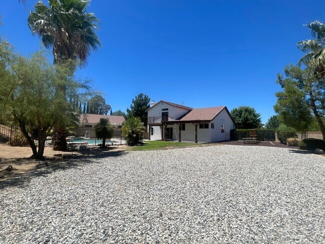 Building Photo - Available Now Palmdale 4 Bedroom + 3 Bathr...
