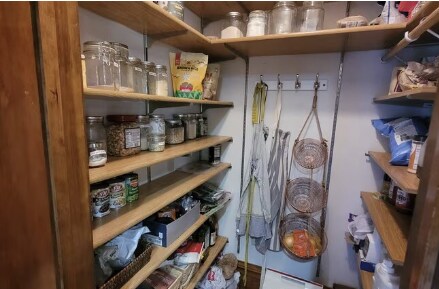 Walk-in pantry - 1121 6th St S