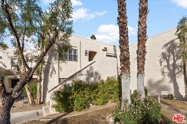 Building Photo - 5300 E Waverly Dr