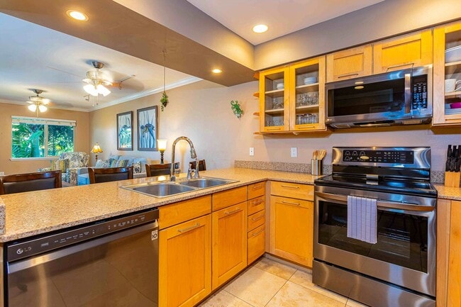 Building Photo - Fully Furnished 2 Bed/ 2 Bath Hale Kanani ...