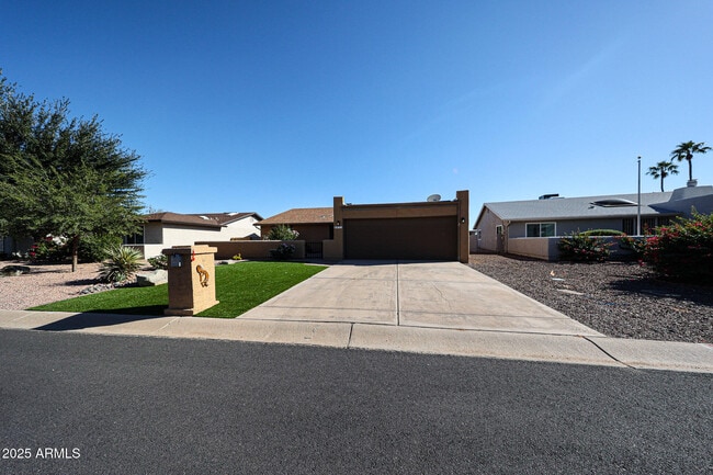 Building Photo - 9833 E Watford Way