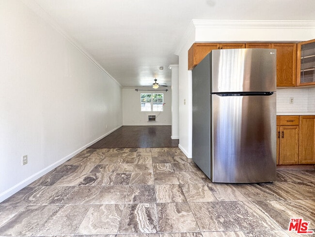 Building Photo - 750 Hyperion Ave