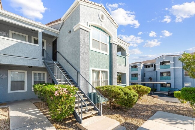 Building Photo - Beautifully Remodeled 2 bedroom Condo!