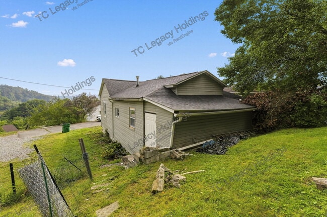 Building Photo - 1745 Fairmont Ave