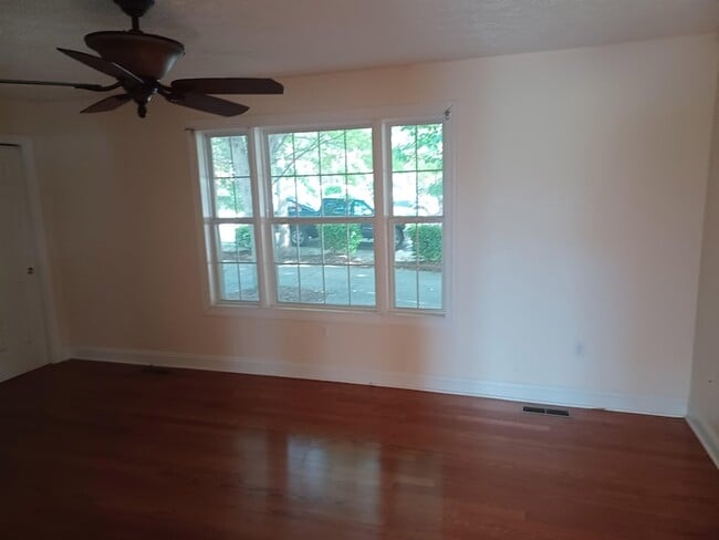 Building Photo - 365 Tall Oak Blvd NW