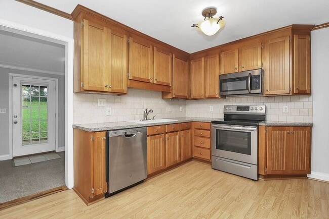 Building Photo - Charming 2BD/1BA Bungalow in Bradley Hills!