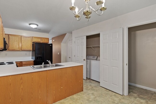 Building Photo - Fletcher Townhouse