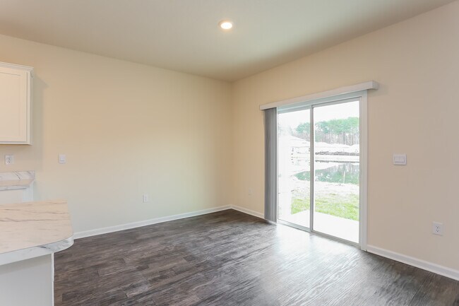 Building Photo - 145 Ashwood Cir