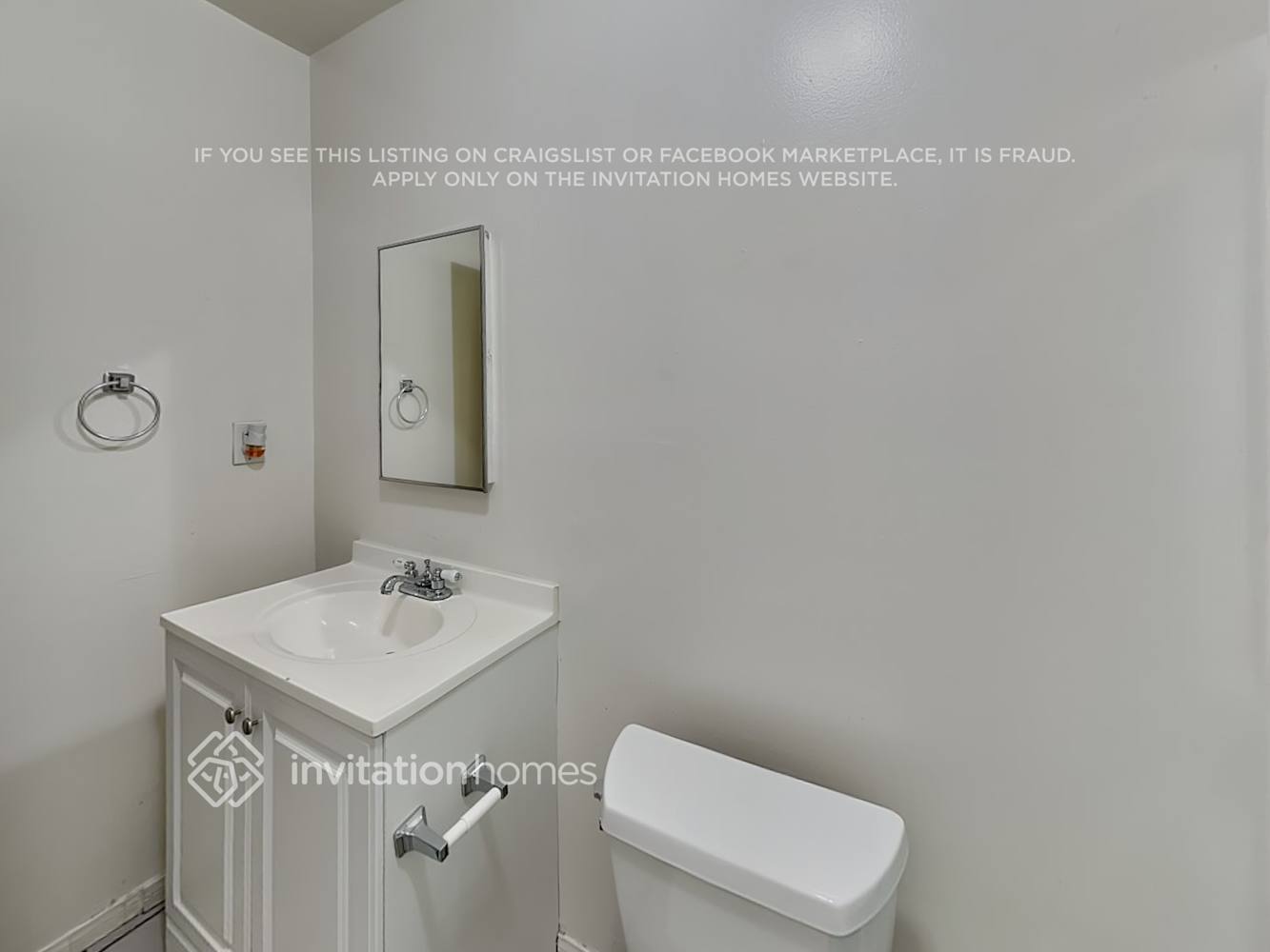 Building Photo - 7943 Lasaine Ave