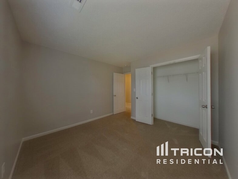 Building Photo - 11542 Stewarts Crossing Dr