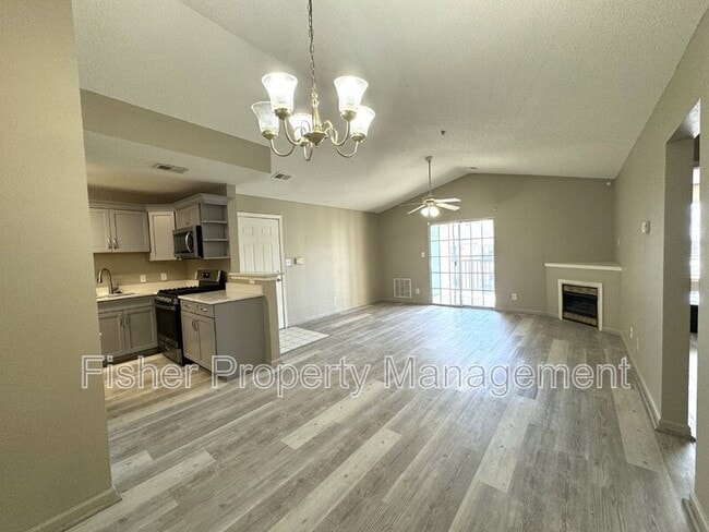 Building Photo - 830 Brassie Ln