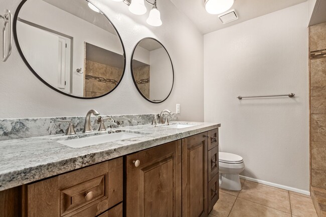 Building Photo - Beautifully upgraded 2 Bedroom/2 Bath Home...