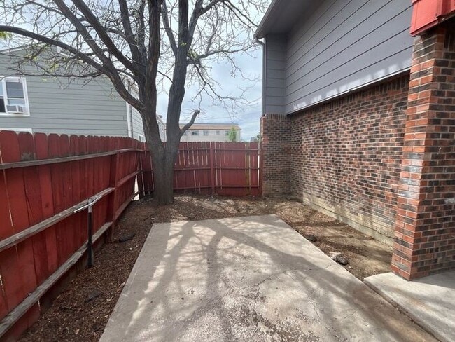 Building Photo - **Charming 2-Bedroom Home in Colorado Spri...