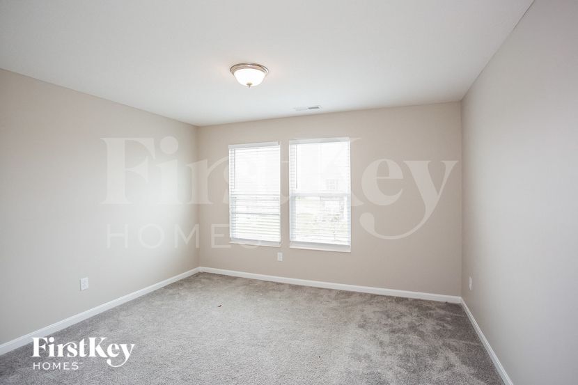 Building Photo - 671 Springdale Ln