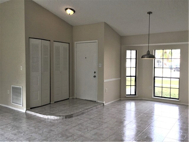 Building Photo - 214 Red Maple Drive