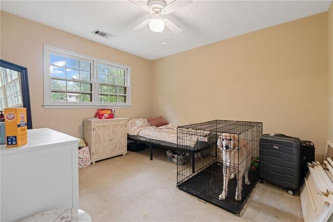 Building Photo - 766 Chesterfield Dr