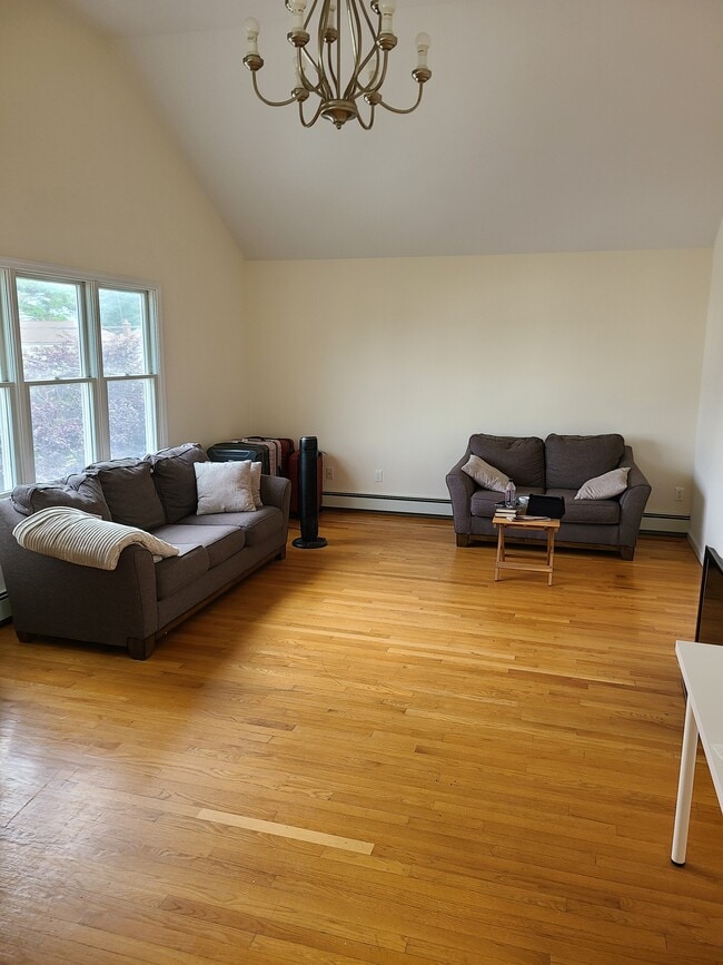 Building Photo - 372 Litchfield Ave