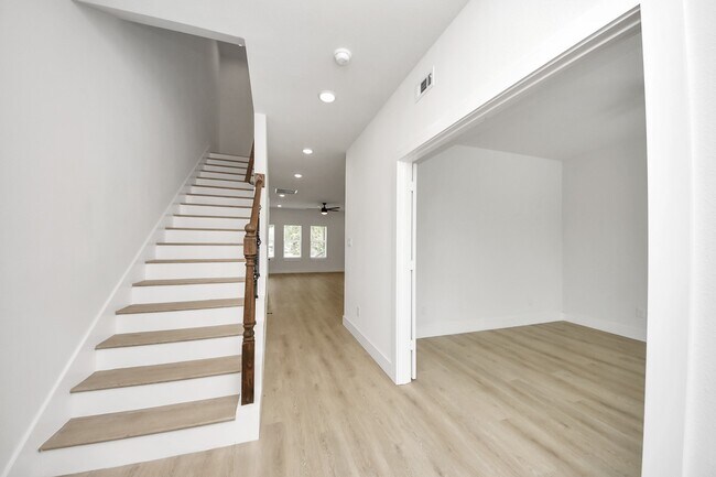 Building Photo - 1316 W Willis St