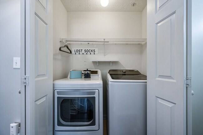 Building Photo - 1431 Bay Overlook Dr