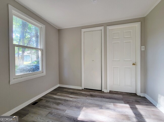 Building Photo - 210 Highland Dr