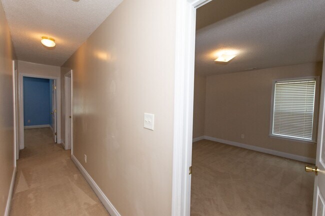 Building Photo - 214 Lee Rogers Rd