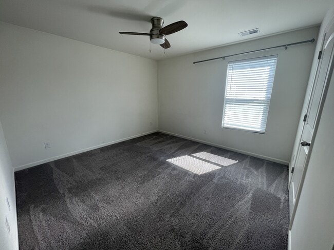Building Photo - 239 Dunlin Dr