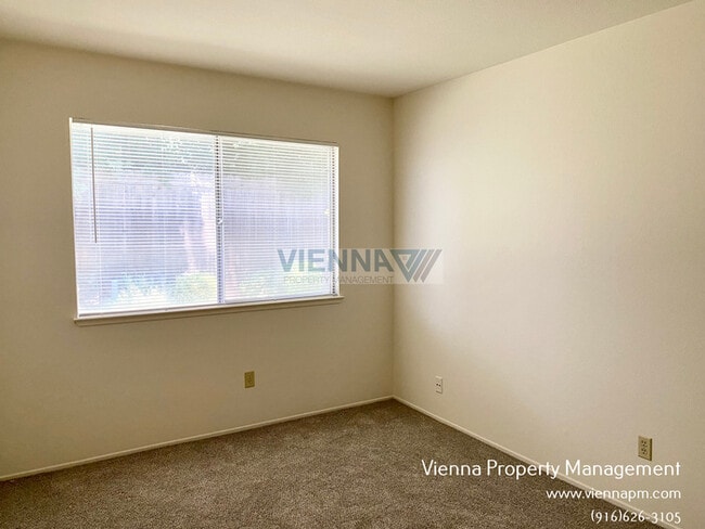 Building Photo - 3309 Huntsman Dr