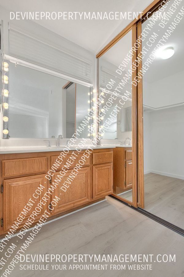 Building Photo - 902 California Privado