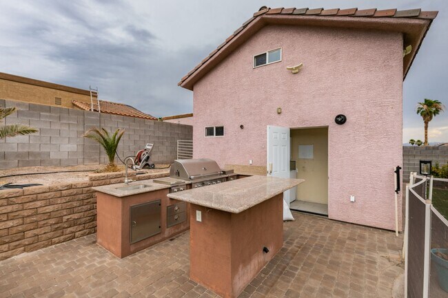 Building Photo - 437 Waterwheel Falls Dr