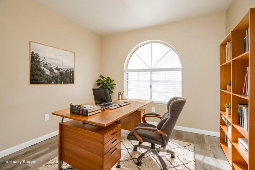 Building Photo - 4649 E Towne Ln