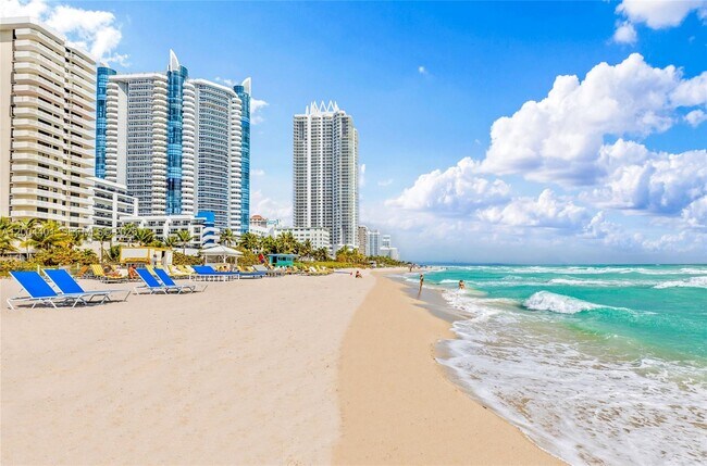 Building Photo - 6039 Collins Ave