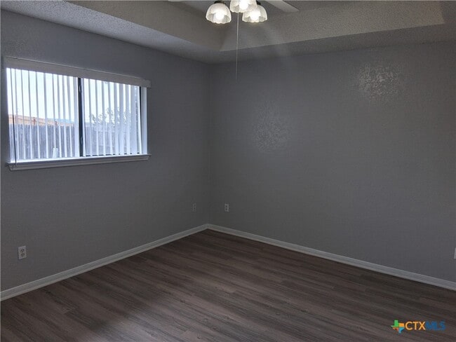 Building Photo - 3801 Riverrock Dr