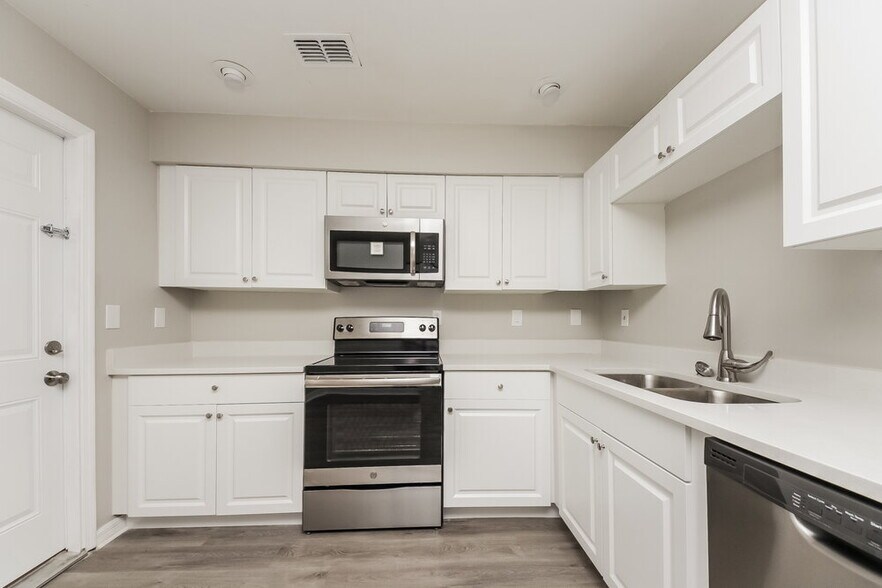 Building Photo - 619 Heraldo Ct