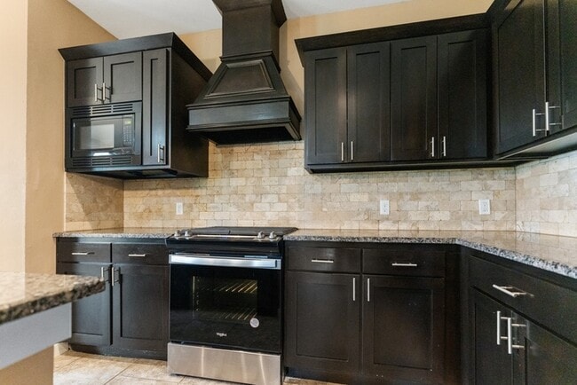 Building Photo - 1200 Ridgeway Dr