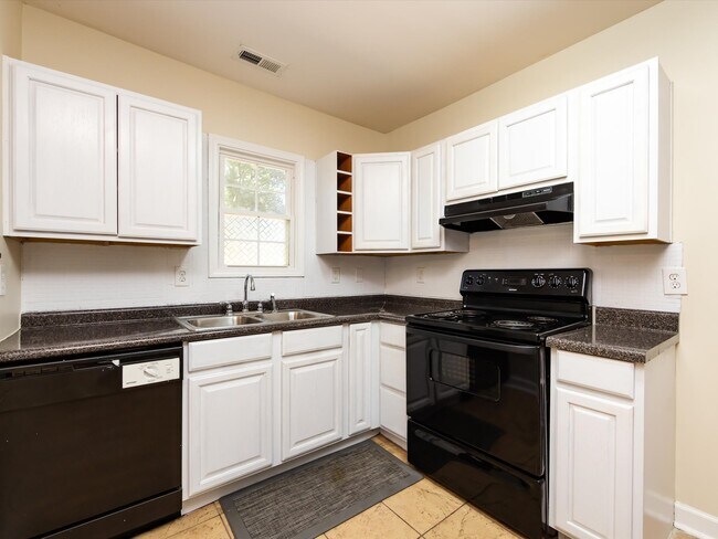 Building Photo - 1324 Bethel Rd