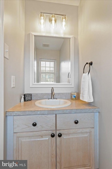 Building Photo - 105 Pin Oak Ct