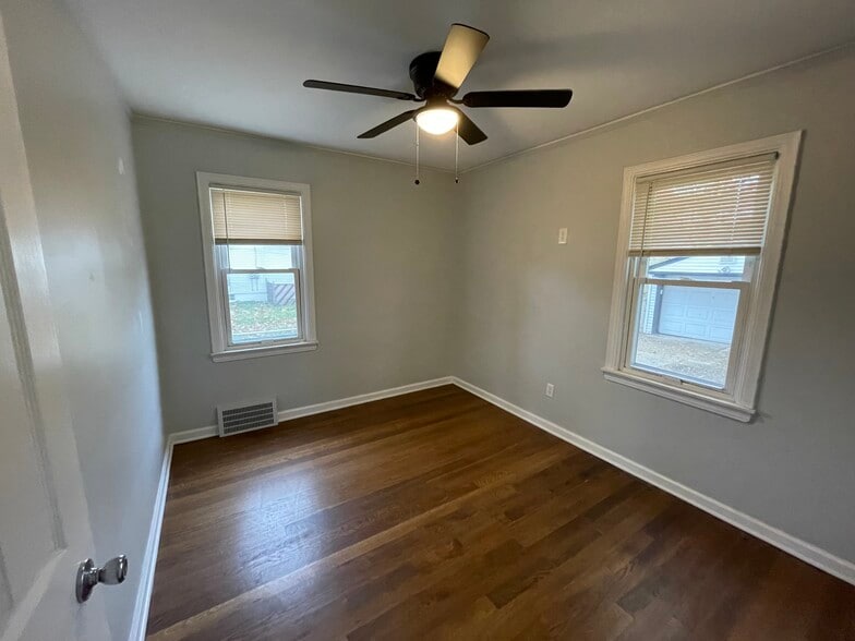 Building Photo - 3620 Monroe St