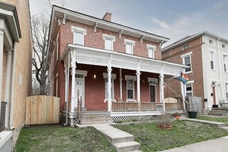 Building Photo - Clark Pl  60-64 MLR