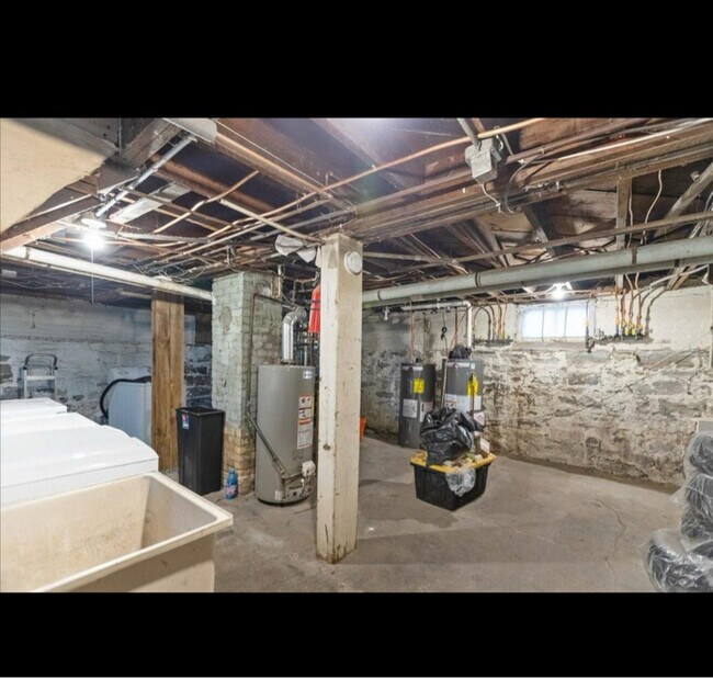 Building Photo - 3347 S 31st Ave