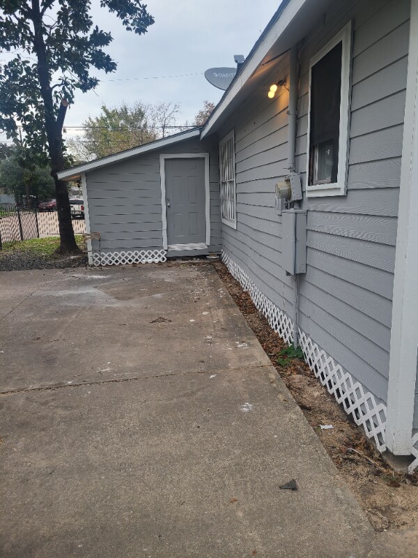 Building Photo - 6702 Avenue T Ave
